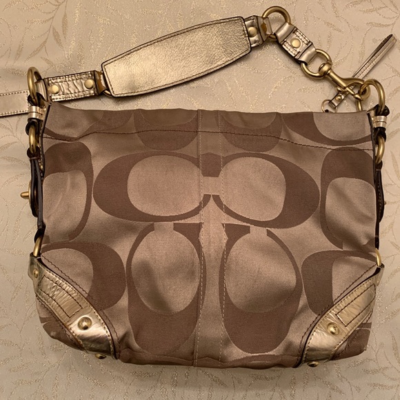 👾Gold Coach Bag👾 - Picture 1 of 2